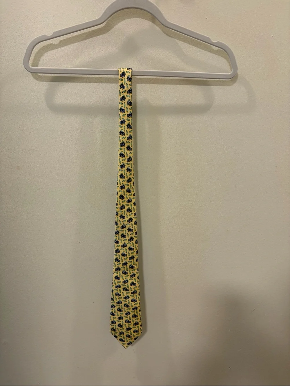 Vineyard Vines YOUTH Yellow‎ Tie with Navy Jeep and Green Surfboard Motif